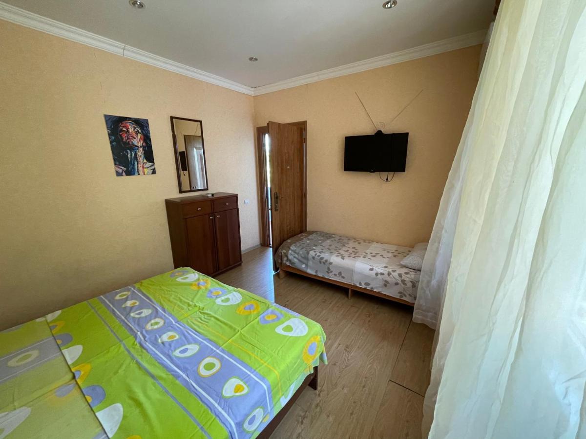 Гостевой Дом На Гечба Hotel Gagra Ngoại thất bức ảnh